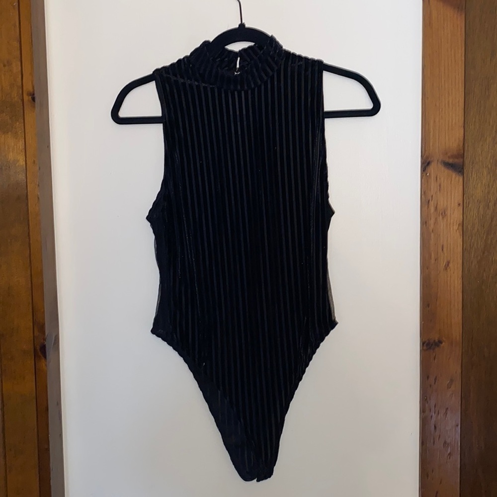 Forever 21 Black velvet bodysuit!! Size medium